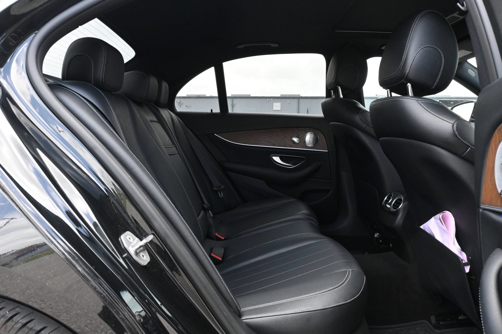 Used 2017 Mercedes-Benz E 300 image 21