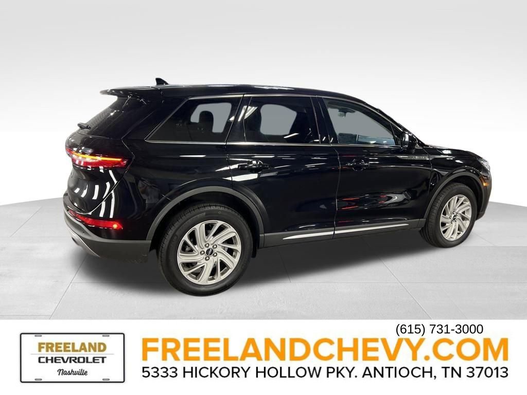 Used 2023 Lincoln Corsair AWD image 6