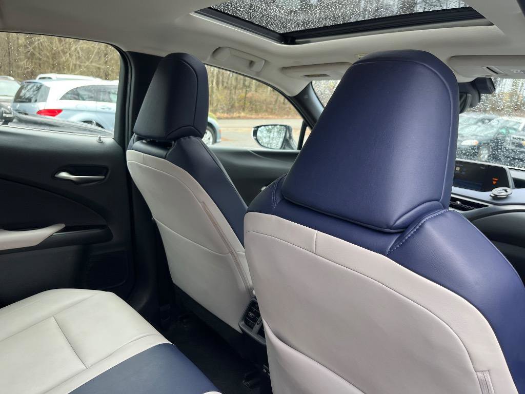 Used 2021 Lexus UX 200 w/ Premium Package image 44