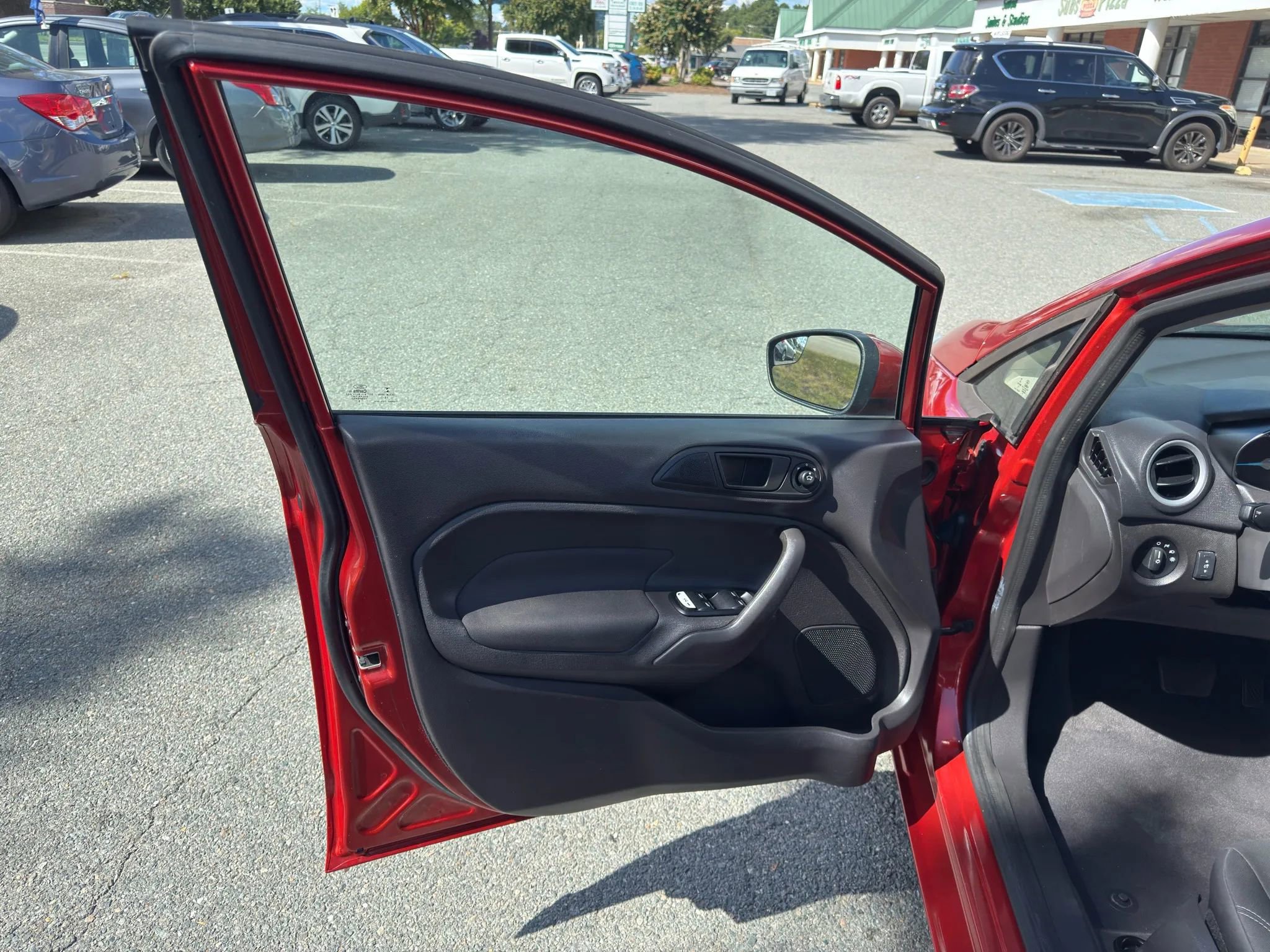 Used 2019 Ford Fiesta SE image 7