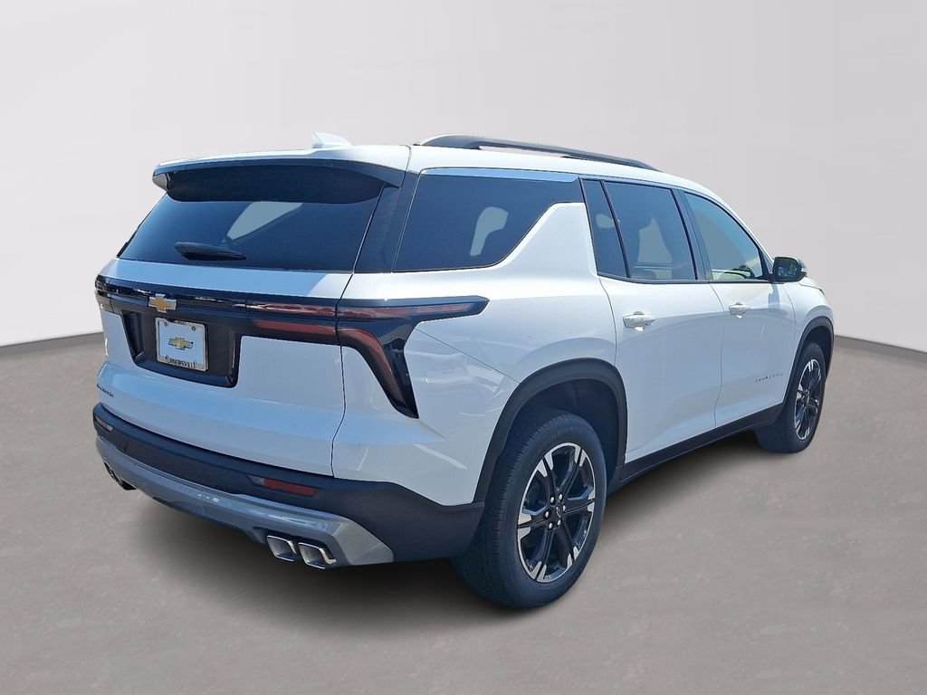 New 2027 Chevrolet Traverse LT w/ Sun and Wheel Package FWD image 4