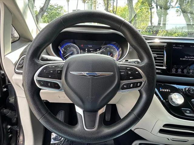 Certified 2020 Chrysler Pacifica Touring w/ Advanced Safetytec Group FWD image 19