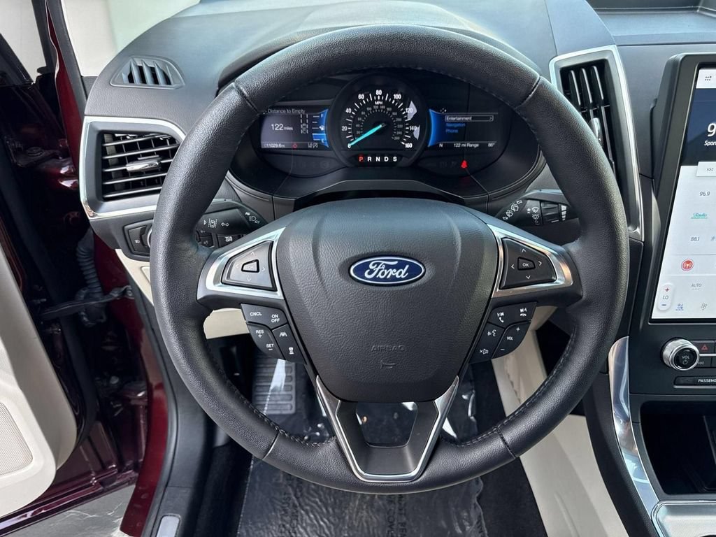 Used 2023 Ford Edge Titanium w/ Equipment Group 301A AWD/4WD image 19