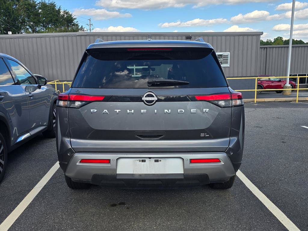 Used 2025 Nissan Pathfinder SL FWD image 13