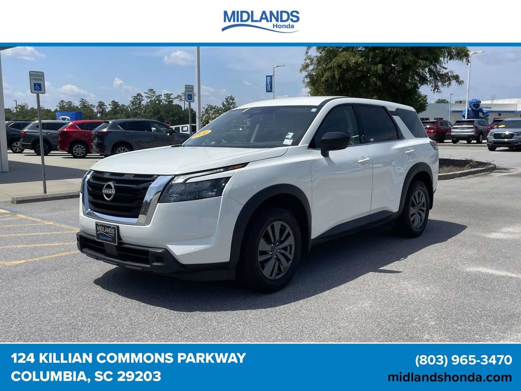 Used 2024 Nissan Pathfinder S AWD/4WD image 3