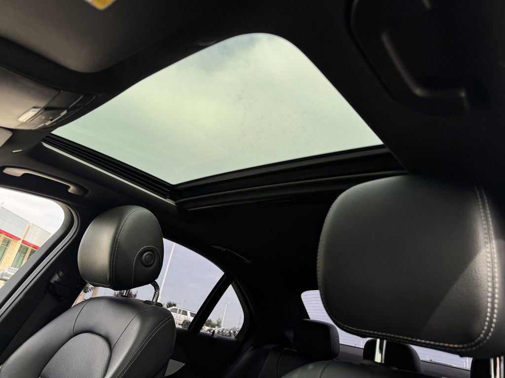 Used 2021 Mercedes-Benz C 300 Sedan image 23
