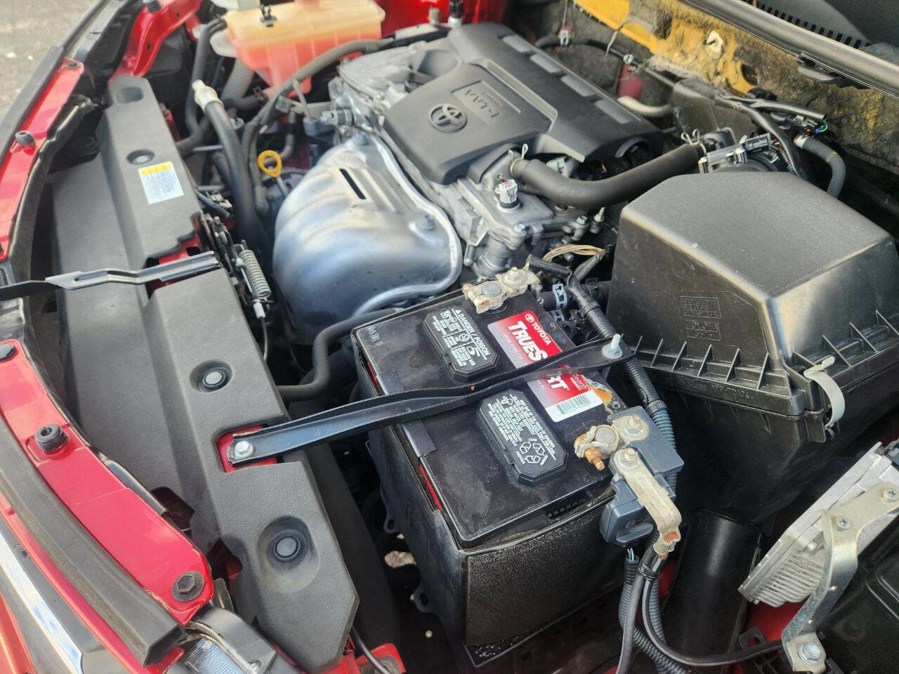 Used 2015 Toyota RAV4 LE FWD image 29
