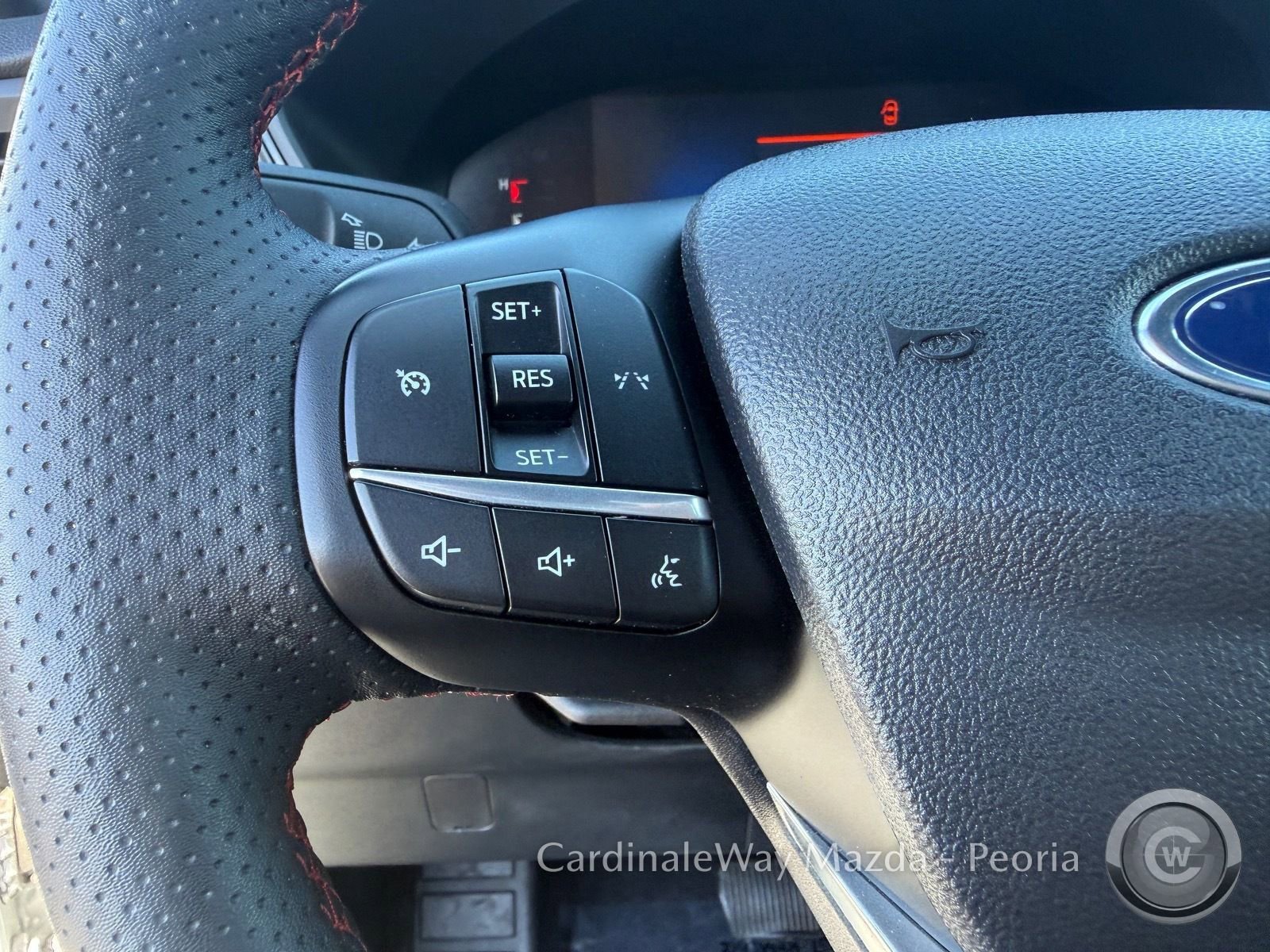 Used 2025 Ford Escape ST-Line Select AWD/4WD image 17