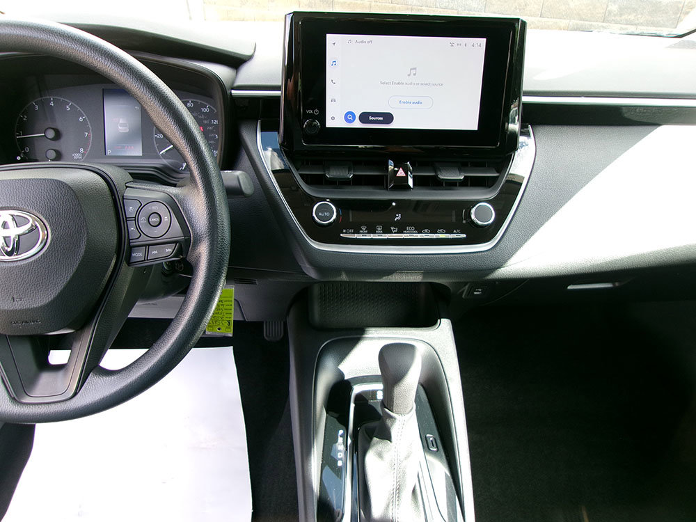 Used 2023 Toyota Corolla LE w/ Carpet Mat Package (TMS) FWD image 17