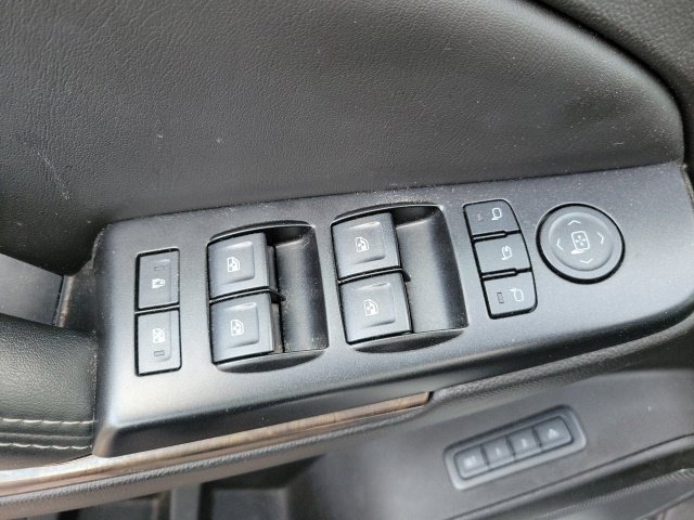 Used 2017 Chevrolet Tahoe LT w/ Luxury Package AWD/4WD image 18