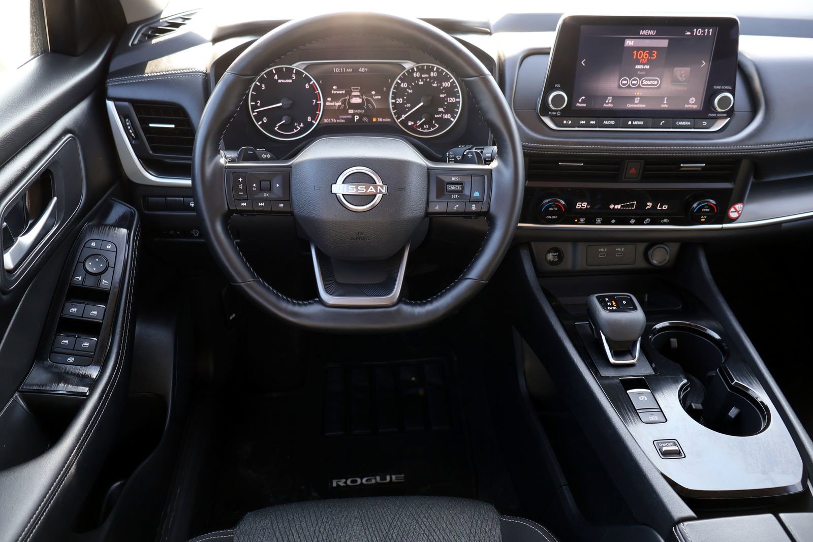 Used 2025 Nissan Rogue SV FWD image 19