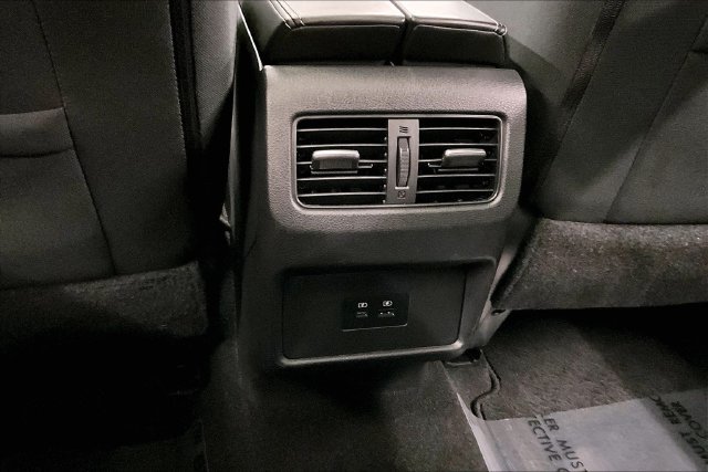 Used 2021 Nissan Rogue SV AWD/4WD image 32
