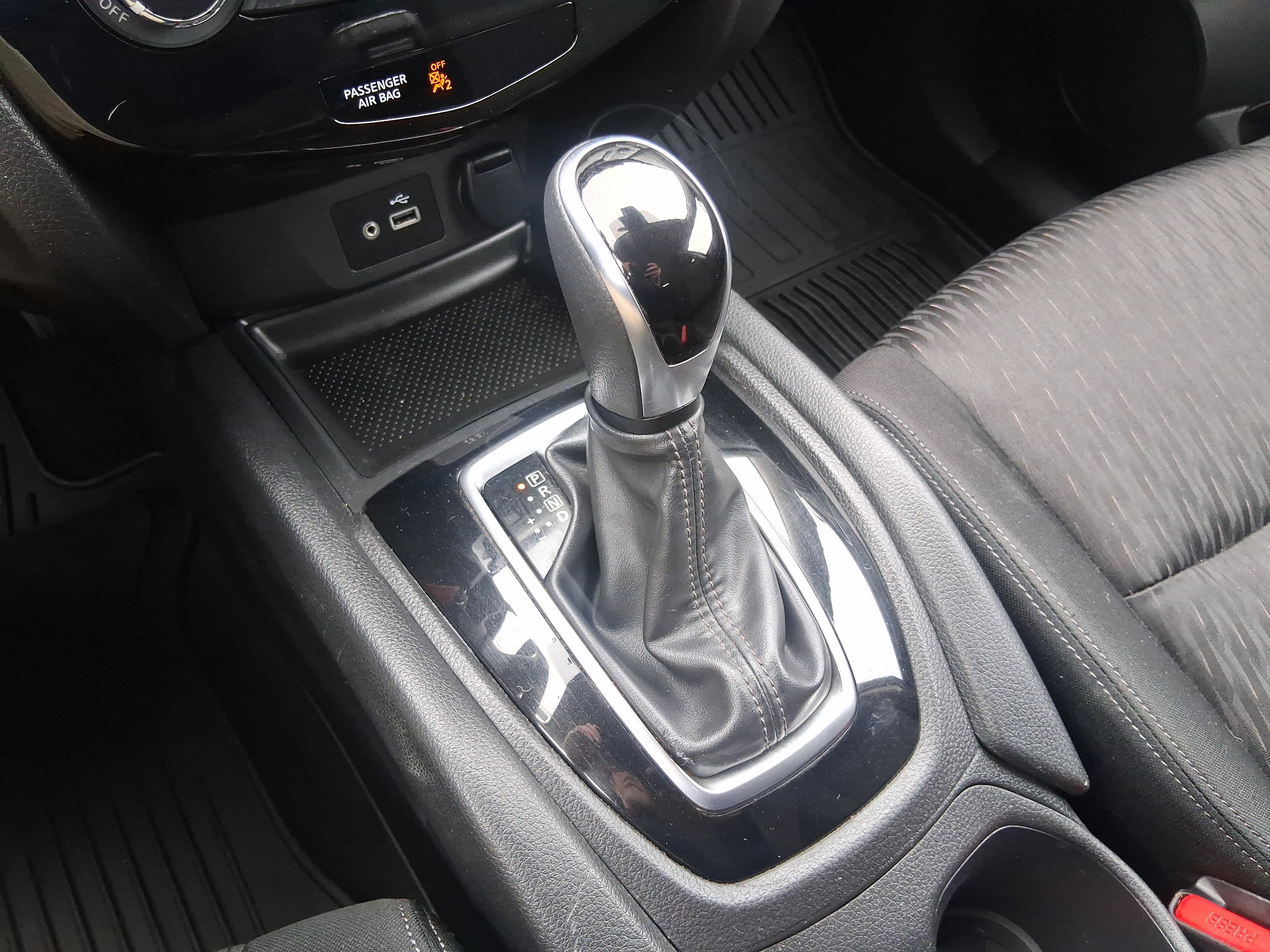 Used 2020 Nissan Rogue S AWD/4WD image 24