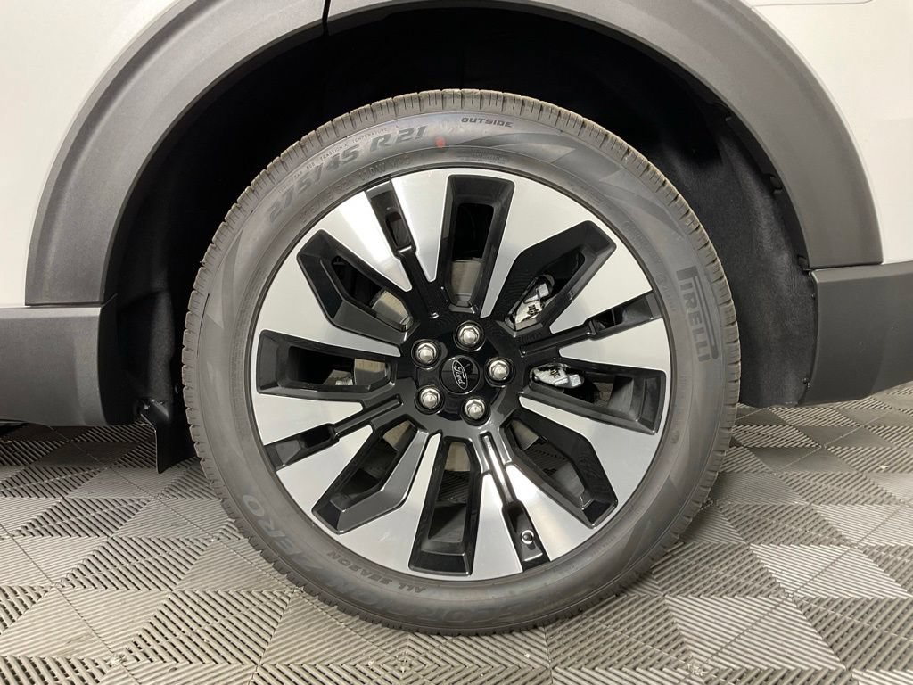 New 2026 Ford Explorer Platinum RWD image 10