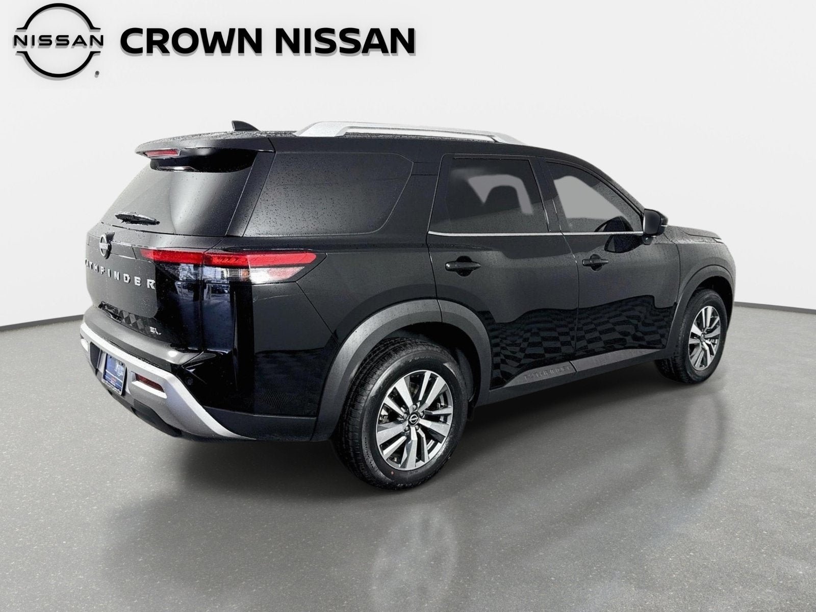Used 2024 Nissan Pathfinder SL FWD image 5