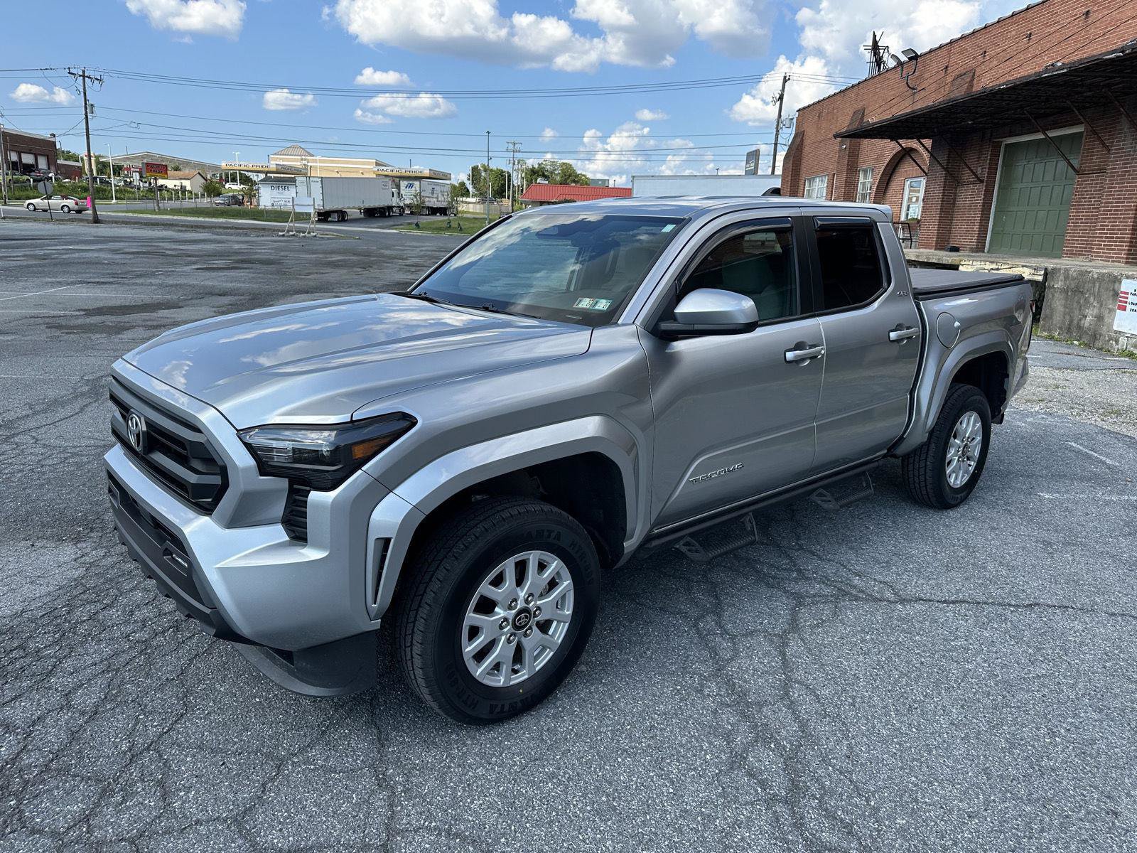 Used 2024 Toyota Tacoma SR5 AWD/4WD image 4