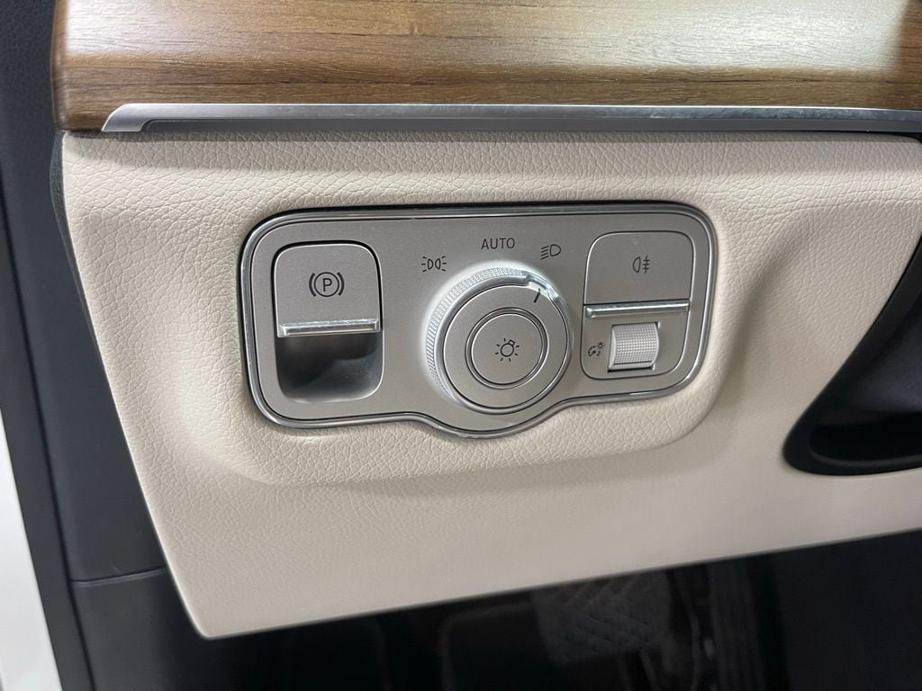 Used 2024 Mercedes-Benz GLS 450 4MATIC image 19