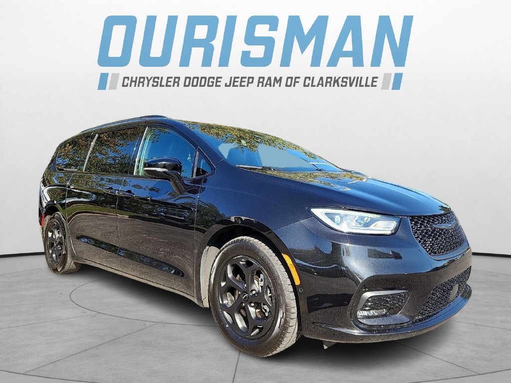 Used 2024 Chrysler Pacifica Premium FWD image 1