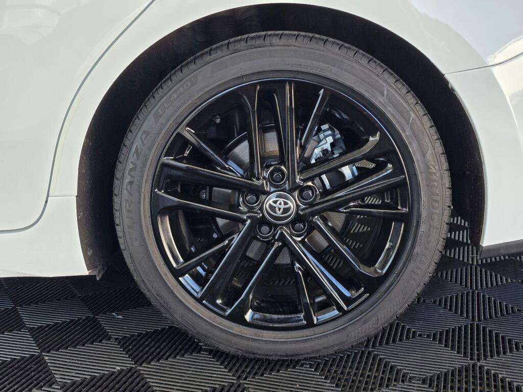 Used 2025 Toyota Camry SE image 11