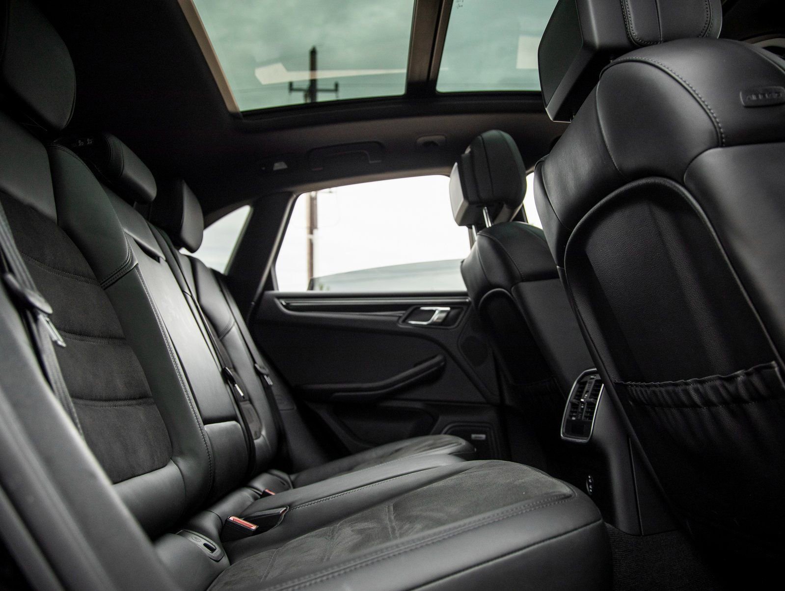 Used 2023 Porsche Macan GTS image 40