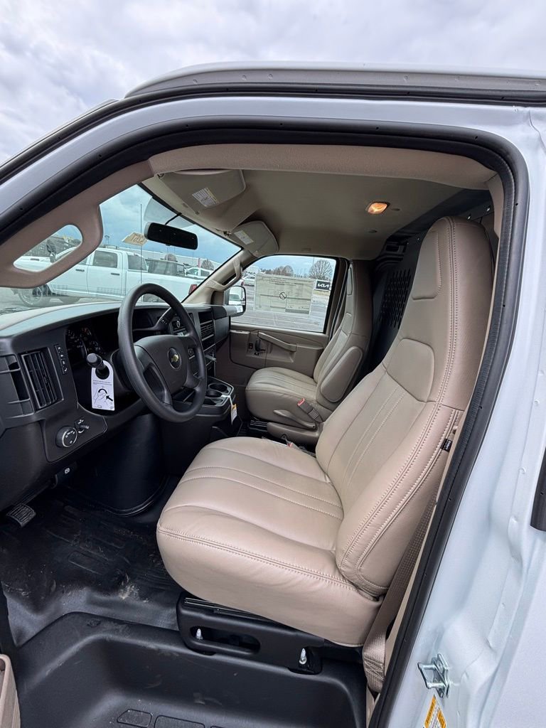 New 2026 Chevrolet Express 2500 RWD image 18