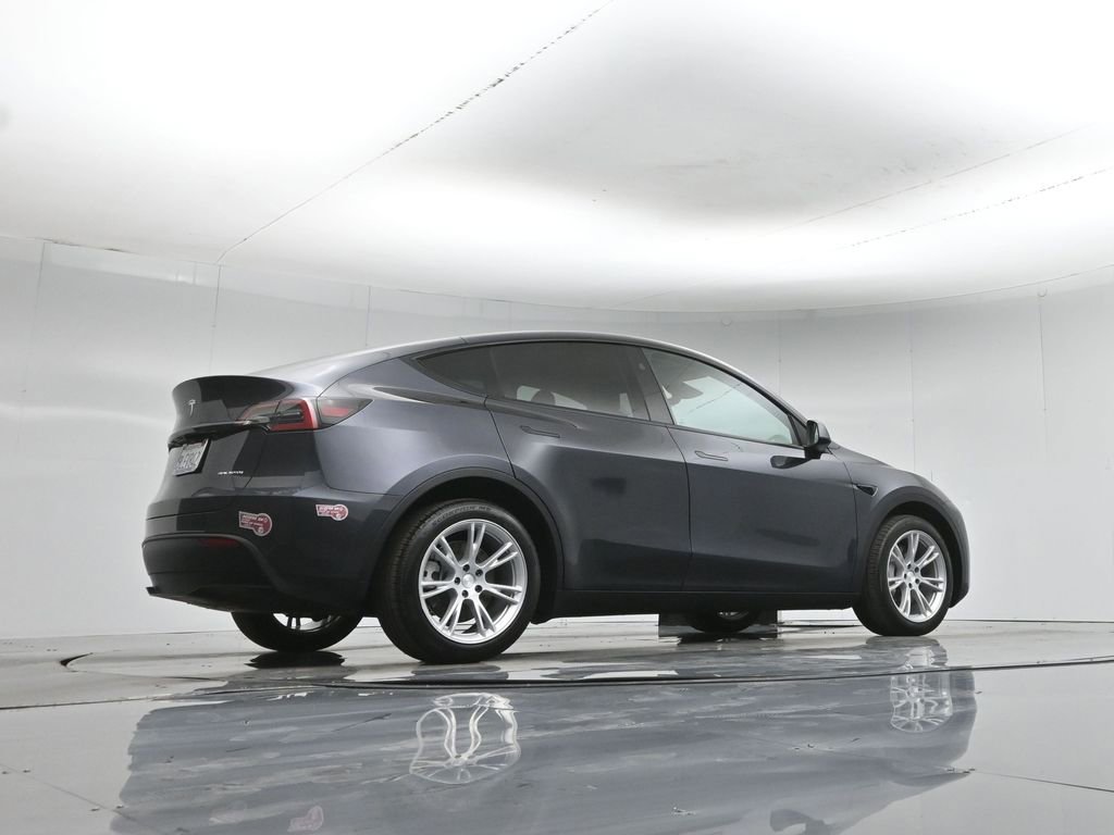 Used 2024 Tesla Model Y Long Range image 45