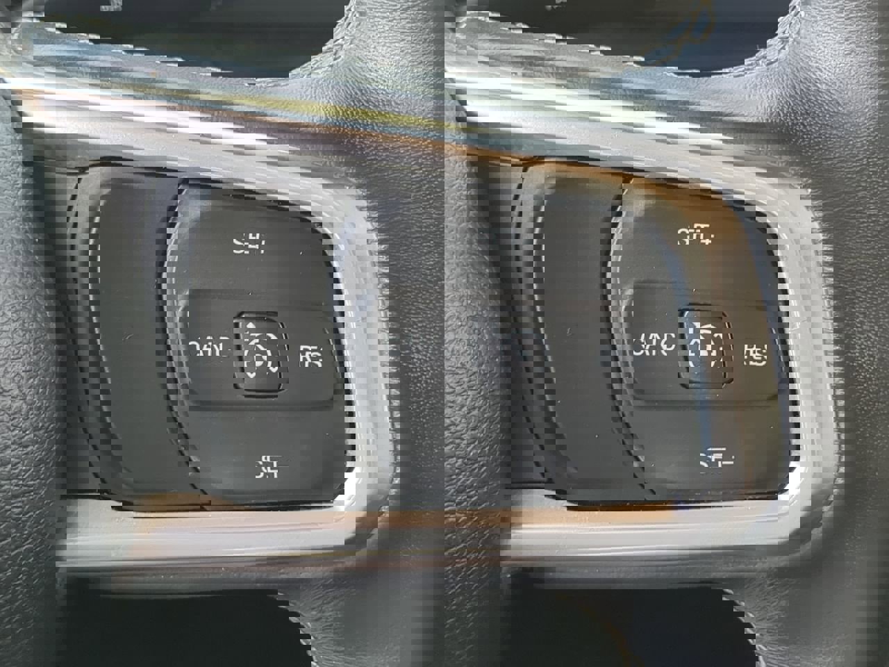 Used 2019 Jeep Wrangler Unlimited Sahara w/ Safety Group image 24