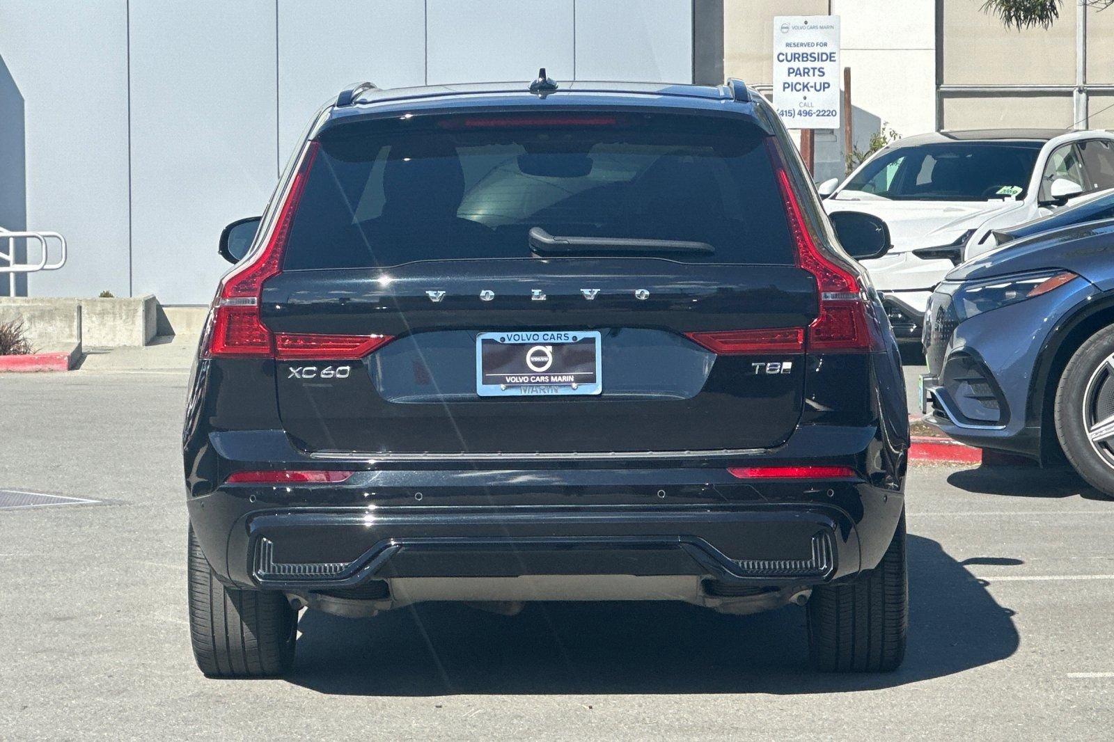 Certified 2025 Volvo XC60 T8 Ultra w/ Protection Package Premier image 8