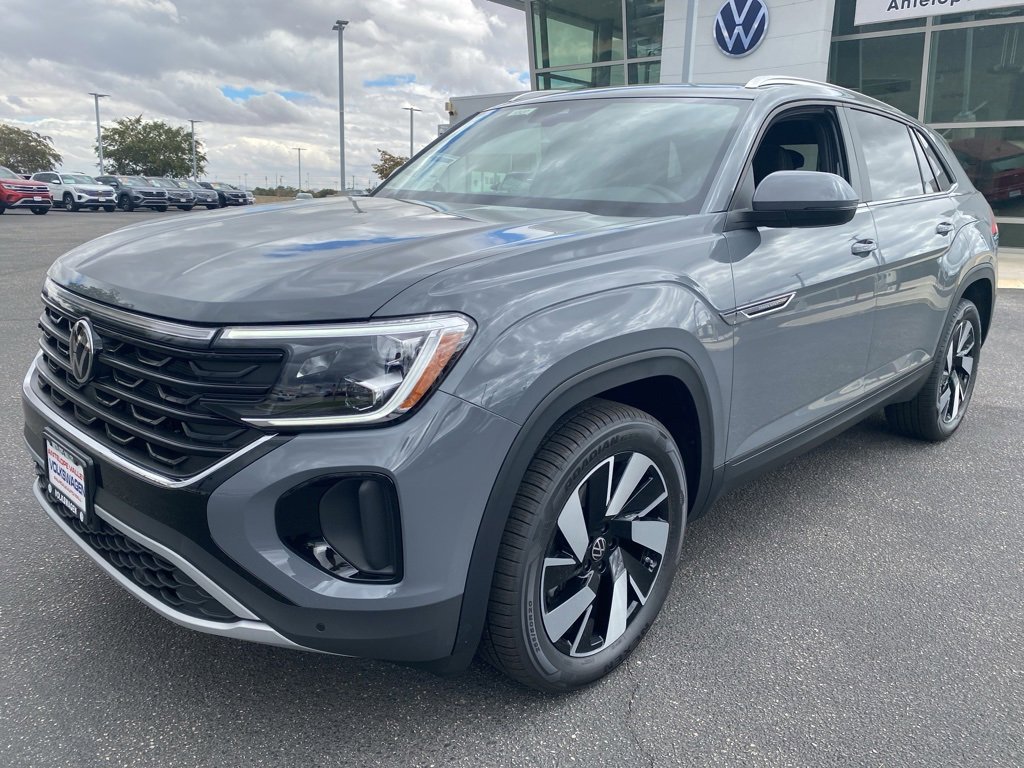 New 2026 Volkswagen Atlas Cross Sport SE image 3