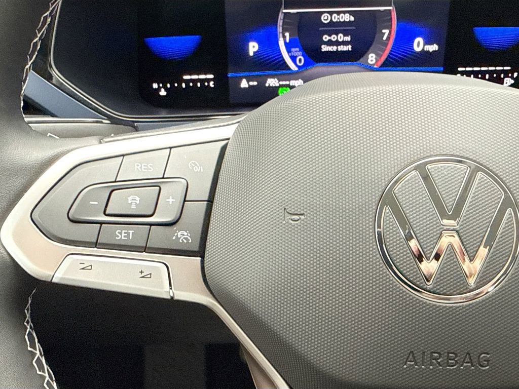 Used 2023 Volkswagen Taos SE w/ Black Wheel Package FWD image 11