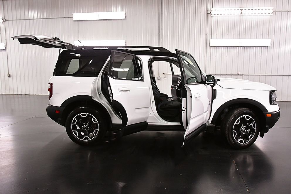 Used 2025 Ford Bronco Sport Outer Banks w/ Outer Banks Tech Package+ image 31