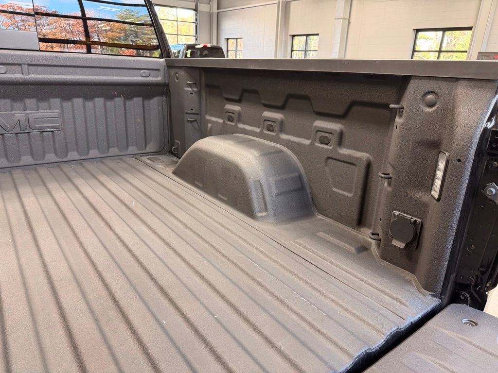 Used 2025 GMC Sierra 1500 Denali Ultimate image 10