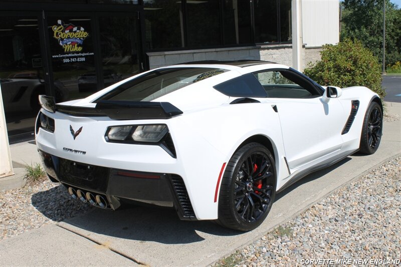 Used 2015 Chevrolet Corvette Z06 w/ 3LZ Preferred Equipment Group RWD image 22