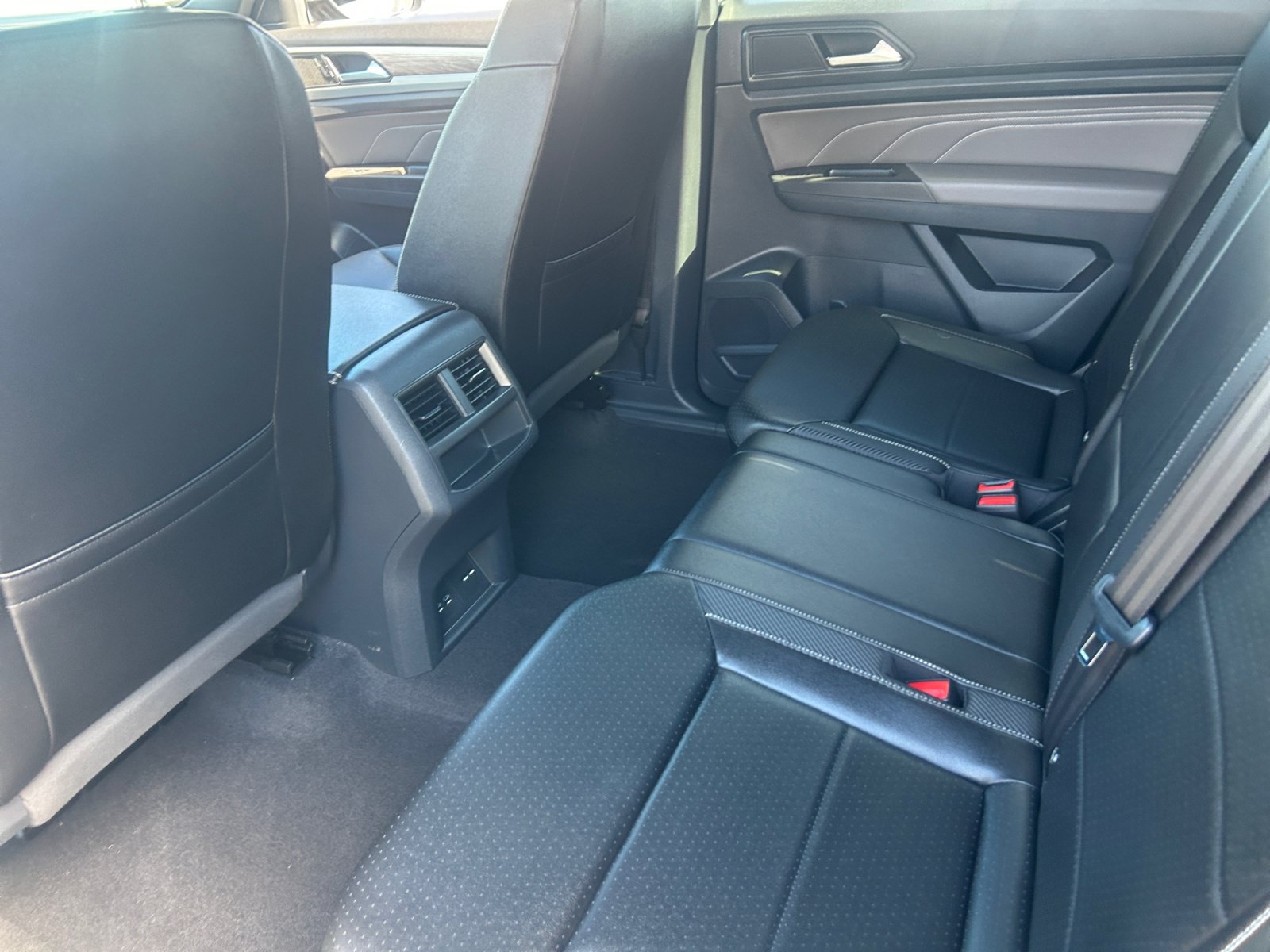 Used 2023 Volkswagen Atlas Cross Sport SE FWD image 17