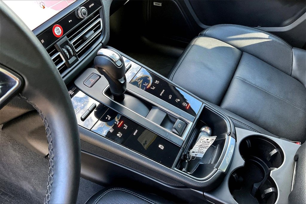 Used 2022 Porsche Macan Base image 18