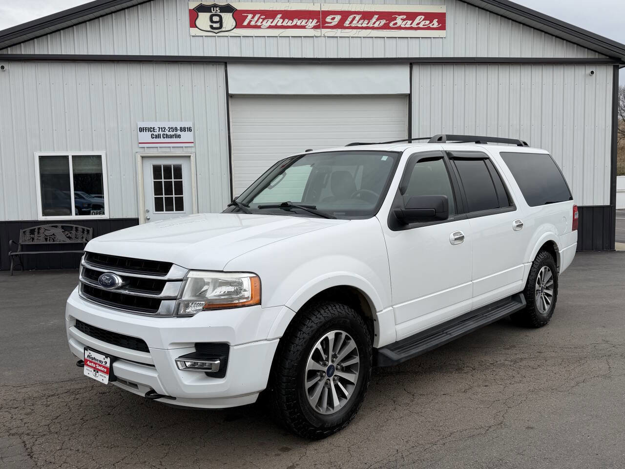Used 2017 Ford Expedition EL XLT image 1