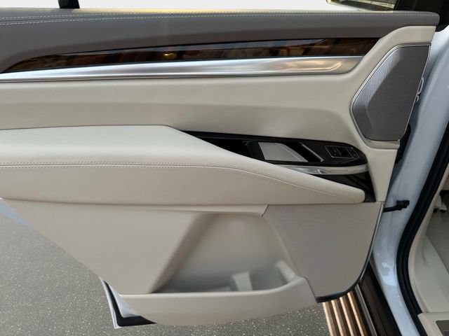 New 2026 Cadillac Escalade Platinum Sport w/ LPO, ONYX Package AWD/4WD image 12