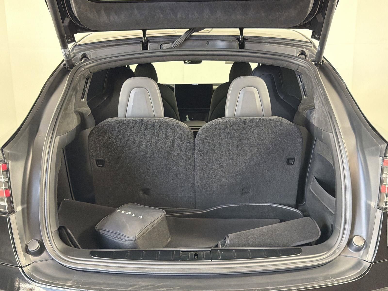Used 2022 Tesla Model X Plaid image 30