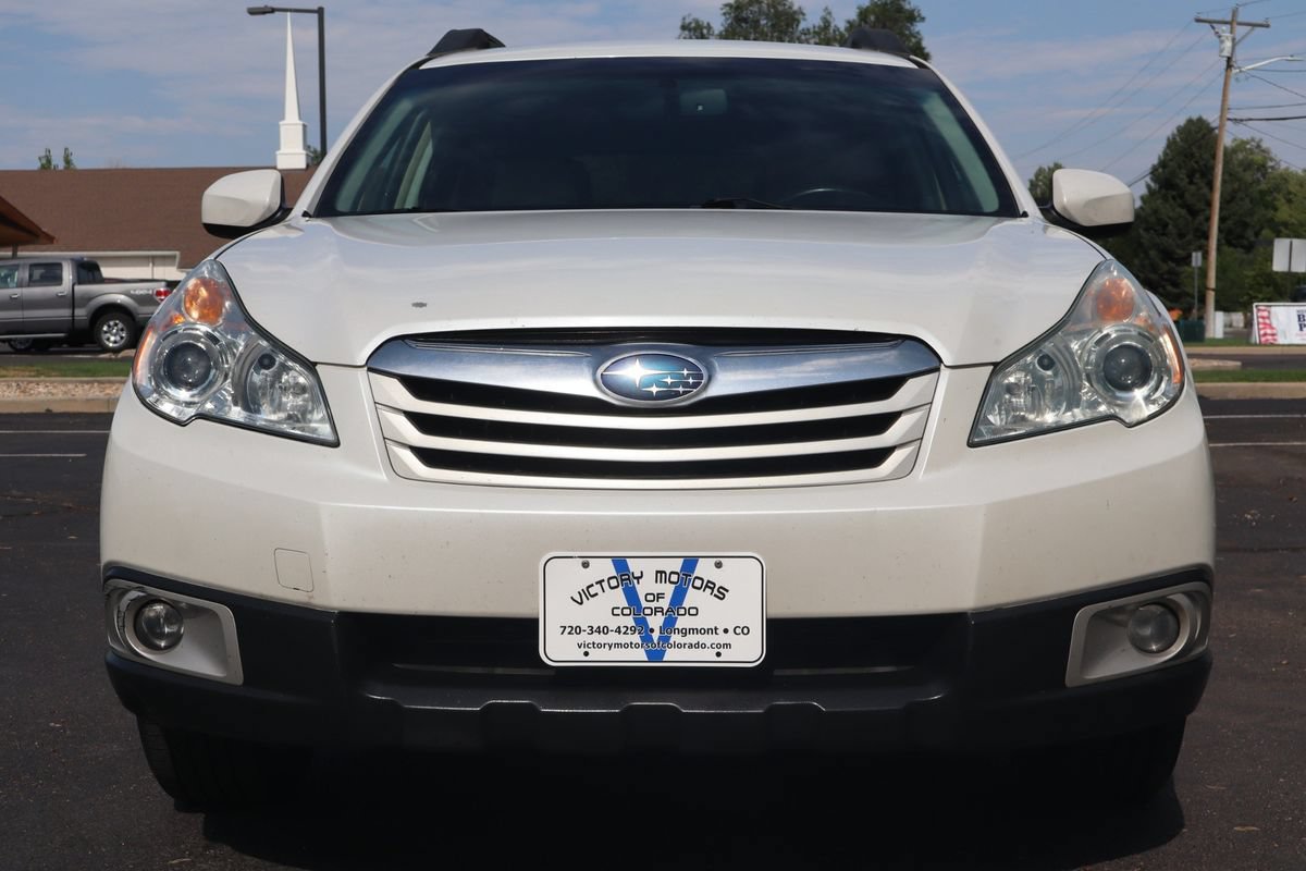 Used 2010 Subaru Outback 2.5i Premium AWD/4WD image 13