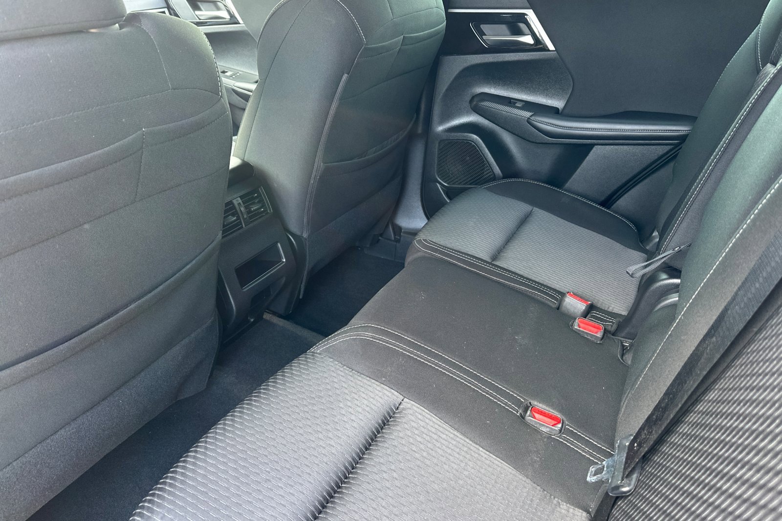 Used 2022 Mitsubishi Outlander ES image 13