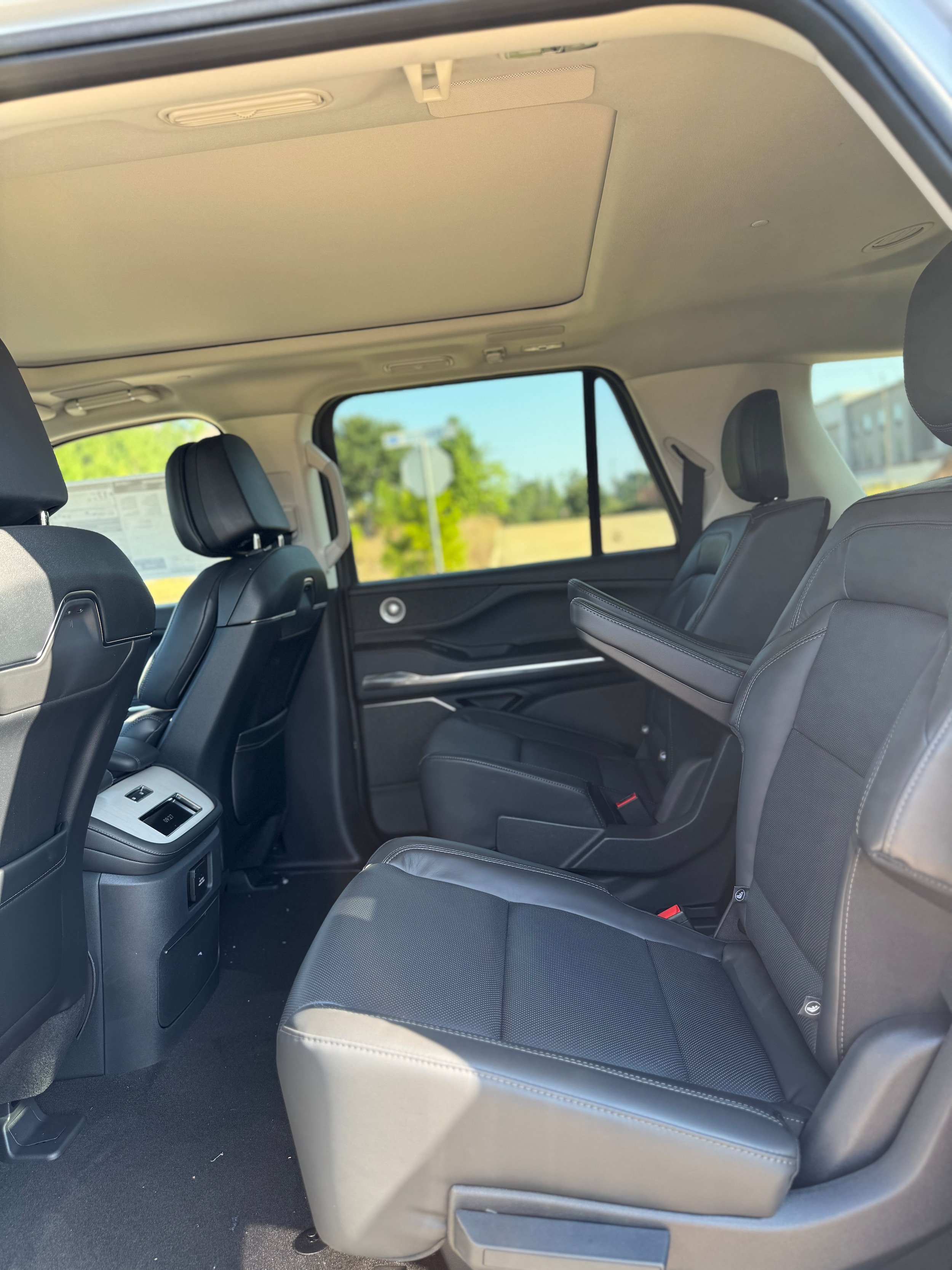 New 2025 Lincoln Navigator L Reserve AWD/4WD image 34