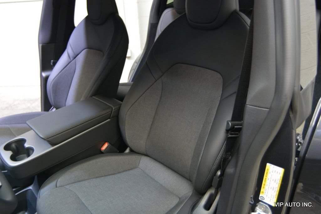 Used 2026 Tesla Model Y 2WD image 23