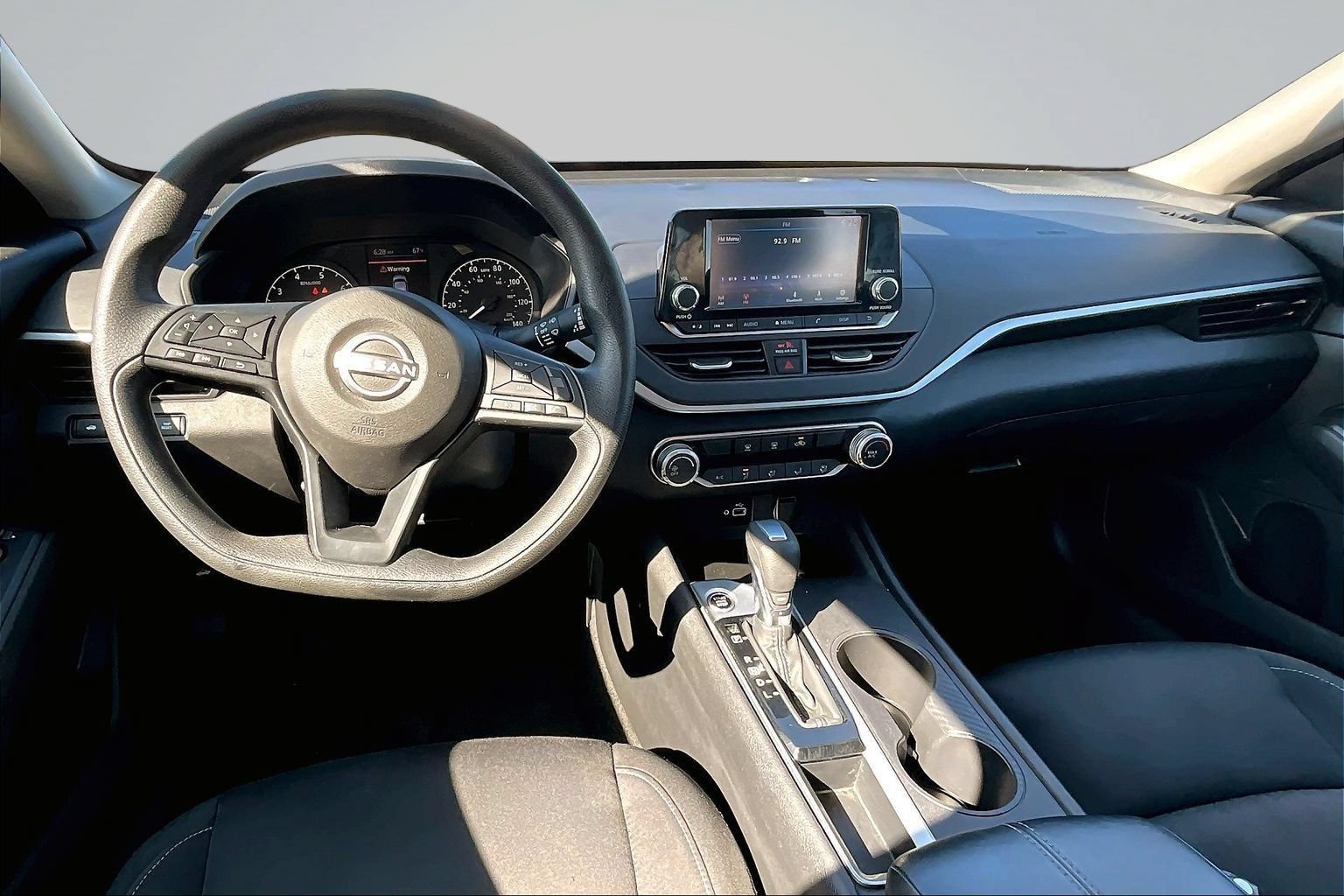 Used 2024 Nissan Altima 2.5 S FWD image 8