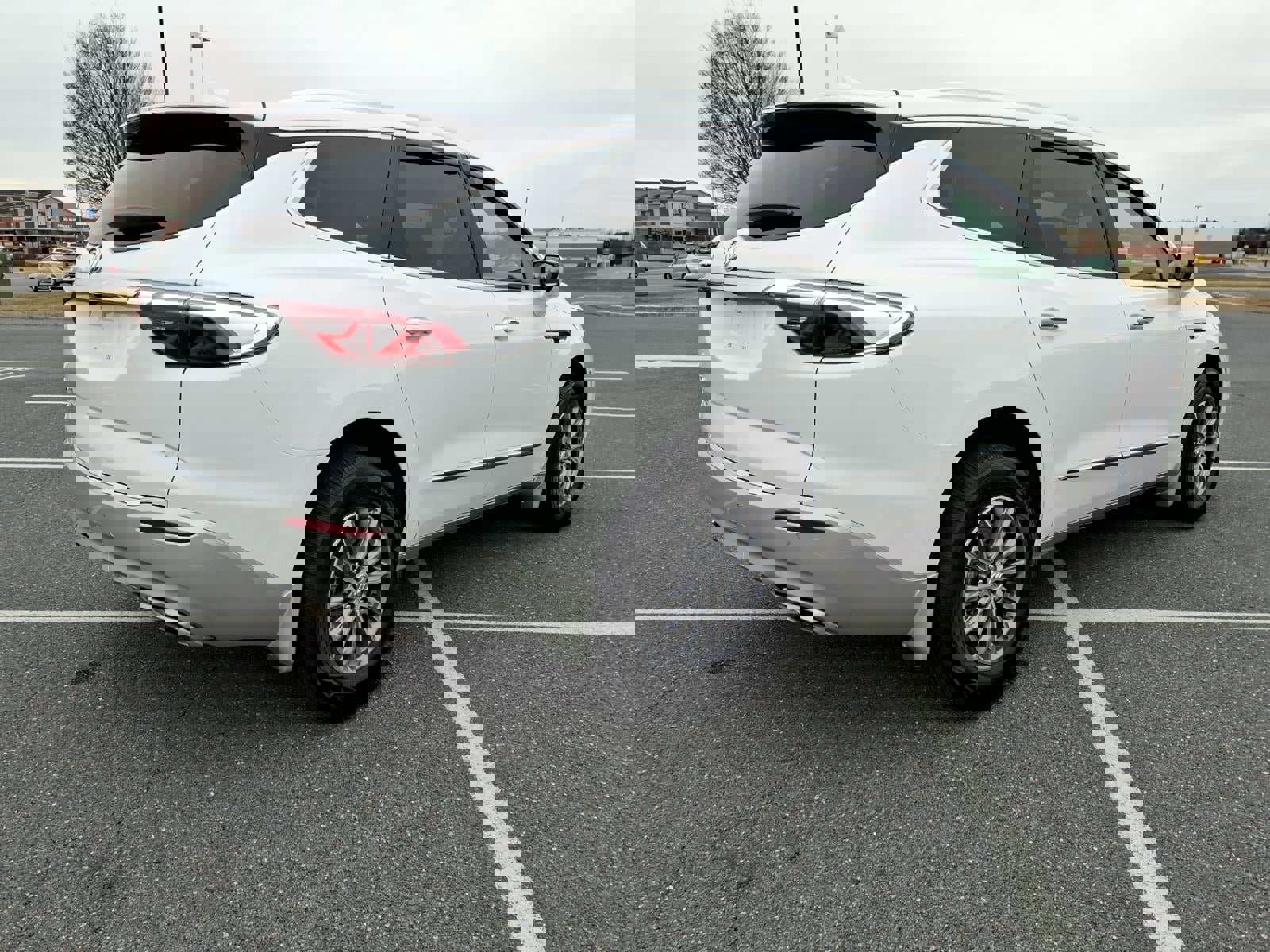 Certified 2024 Buick Enclave Essence image 5