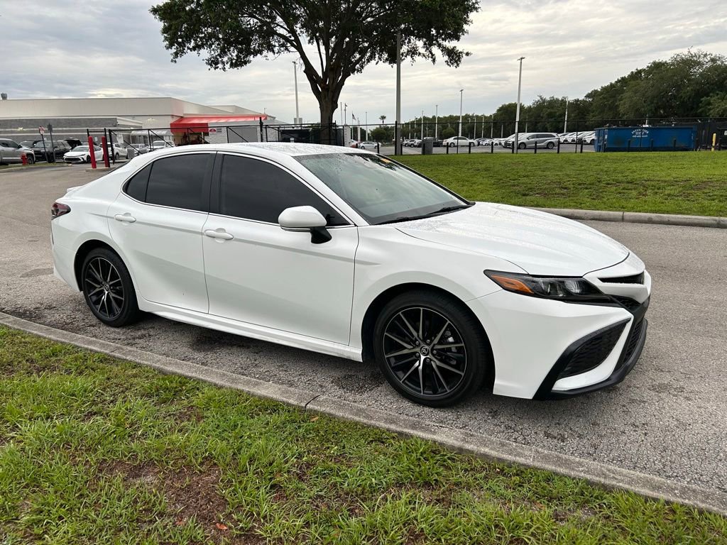 Used 2023 Toyota Camry SE FWD image 8