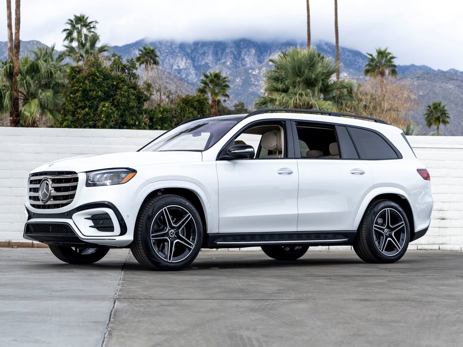 Used 2026 Mercedes-Benz GLS 450 4MATIC image 1