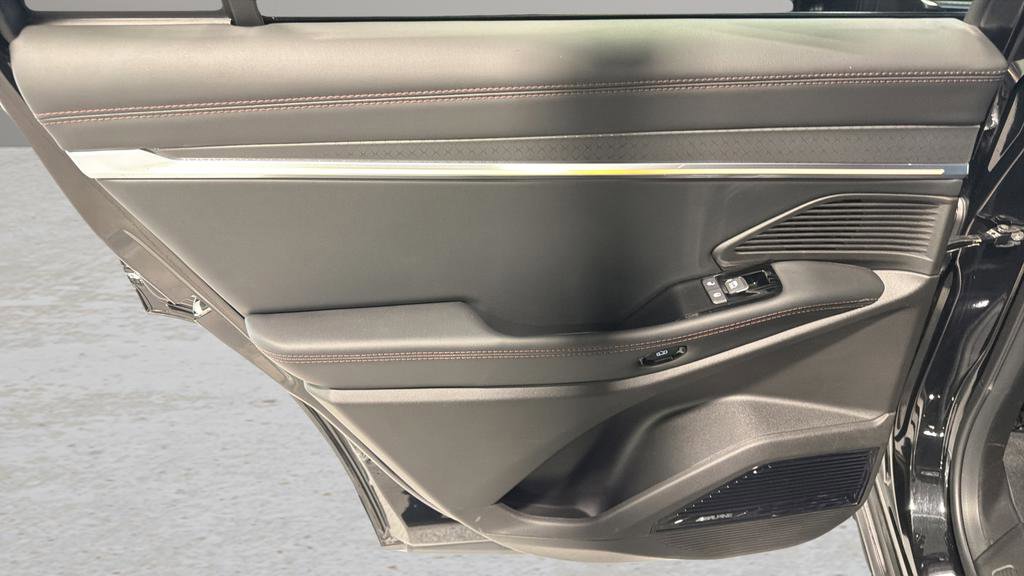 Used 2025 Jeep Wagoneer S Limited image 14