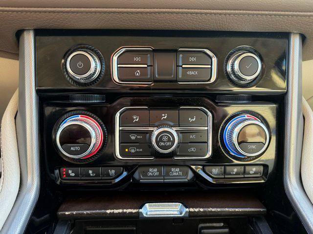 Used 2021 GMC Yukon Denali w/ Denali Premium Package RWD image 33