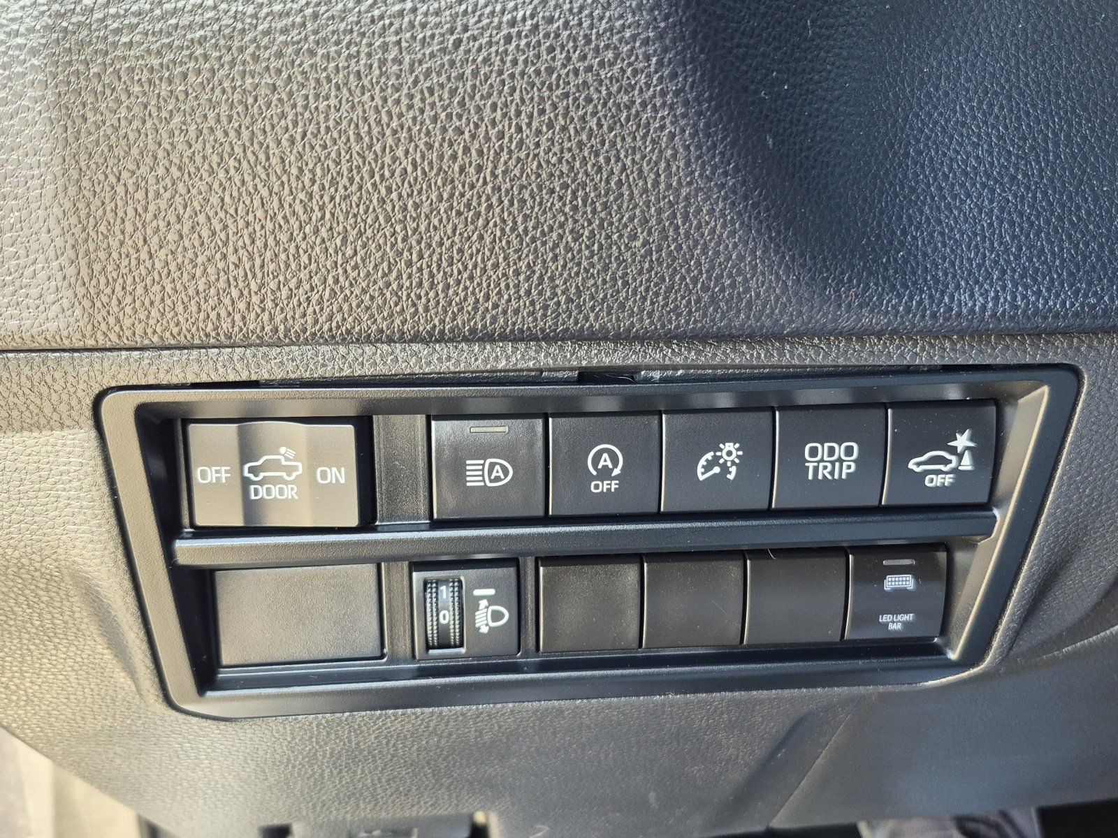 Used 2023 Toyota Tundra SR5 w/ SR5 Convenience Package AWD/4WD image 34