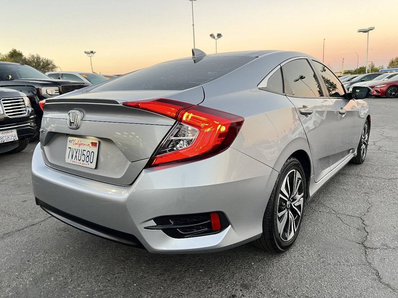Used 2017 Honda Civic EX-L image 7